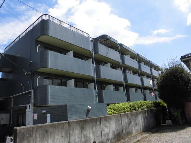 ウエストアベニューの外観