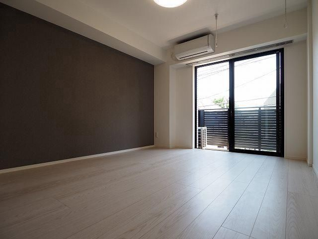 レオーネ方南町の居間・リビング