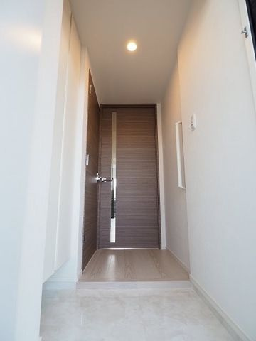 レオーネ方南町の玄関