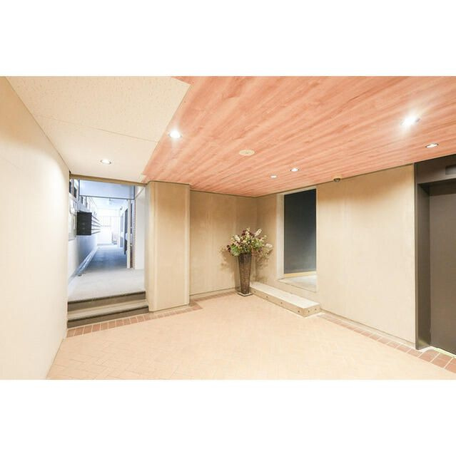 コンフォリア竹ノ塚イーストのロビー