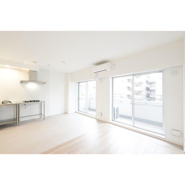 コンフォリア竹ノ塚イーストの洋室