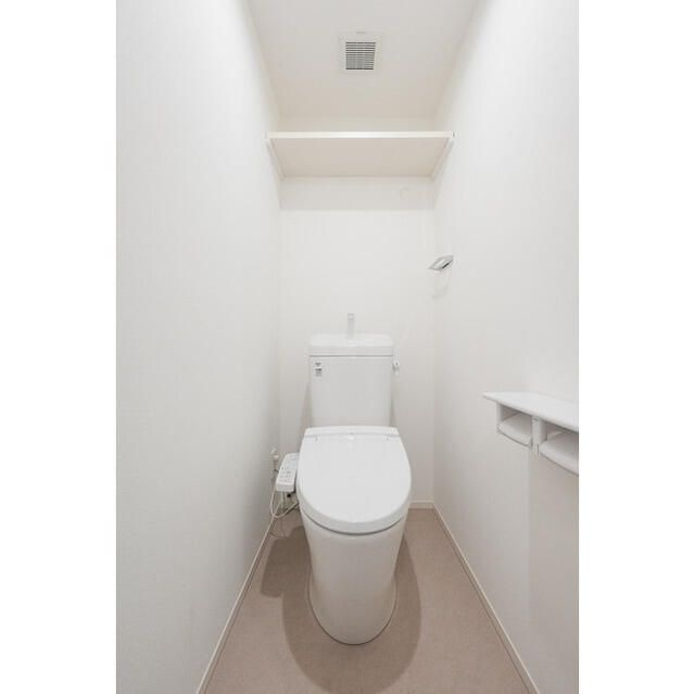 コンフォリア竹ノ塚イーストのトイレ