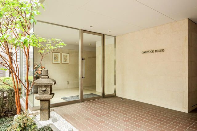 オークウッドハウスのエントランス