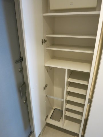 レジデンス大森の玄関