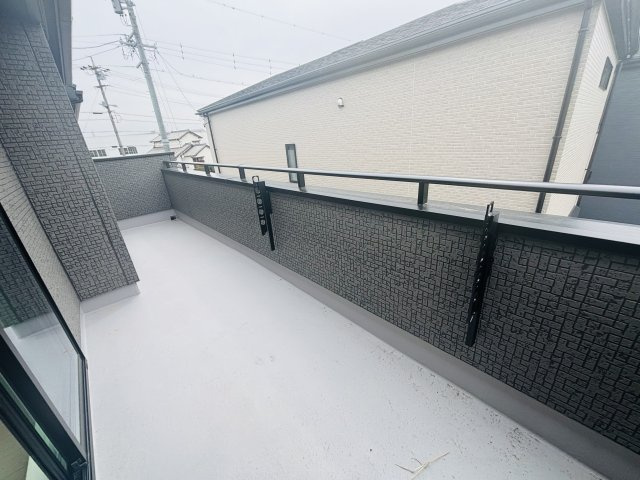 GRAFARE高浜市神明町2期｜名古屋市の戸建ならホームアップの内装|【売主施工例】安心・安全の手すり付き階段