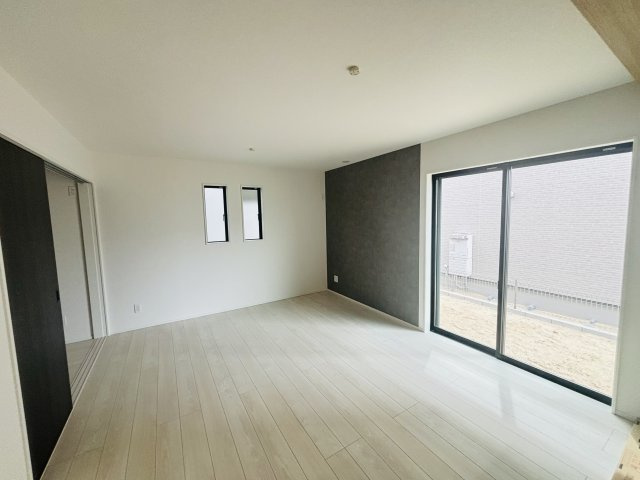 GRAFARE高浜市神明町2期｜名古屋市の戸建ならホームアップの独立洗面台|【売主施工例】三面鏡で朝の身支度に最適