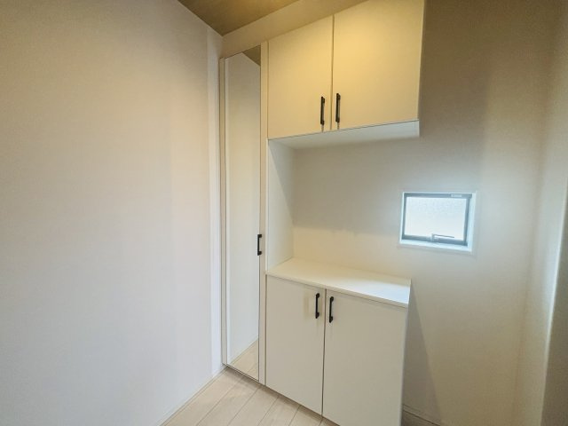 GRAFARE高浜市神明町2期｜名古屋市の戸建ならホームアップの洋室|【売主施工例】２面採光の日当りの良い洋室