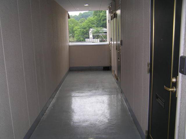 川崎市多摩区東生田２丁目の賃貸マンションのロビー