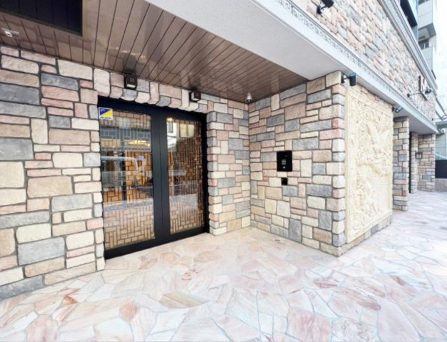 プレジオ鎗屋町のエントランス