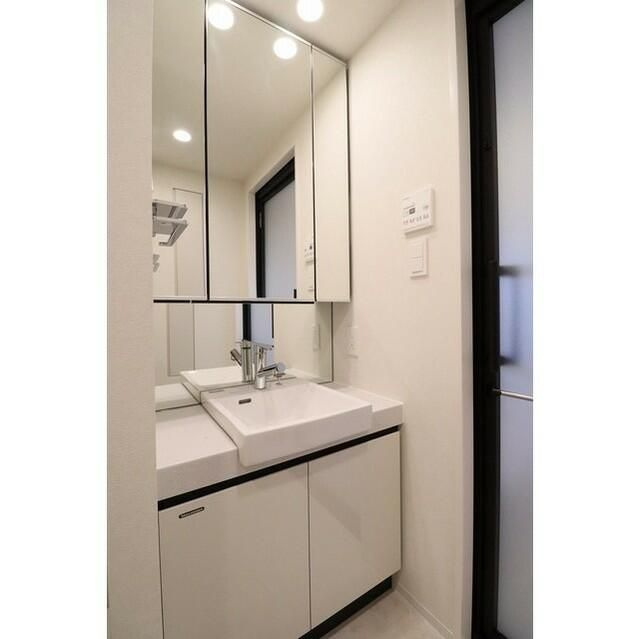 ＡＩＦＬＡＴ品川戸越パークサイドの洗面所