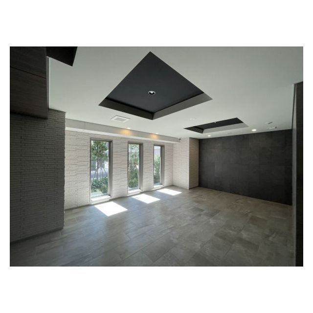 プレサンスブルーム浅草のエントランス