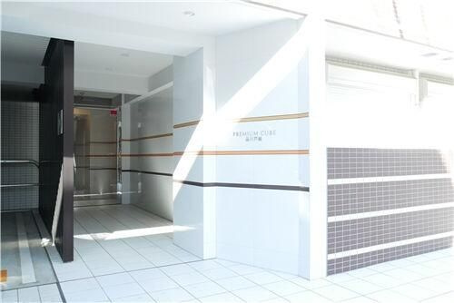 プレミアムキューブ品川戸越のエントランス