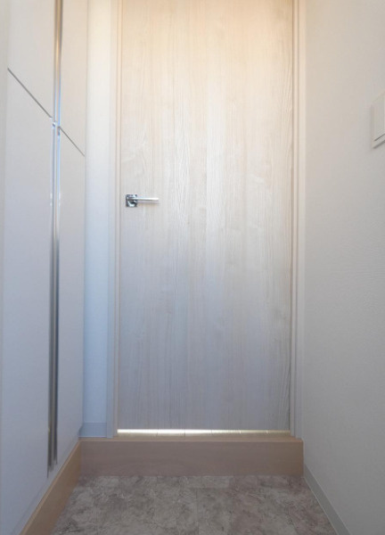 ラシクラス麹町の玄関