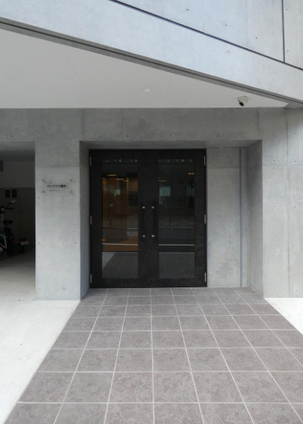 ラシクラス麹町のエントランス