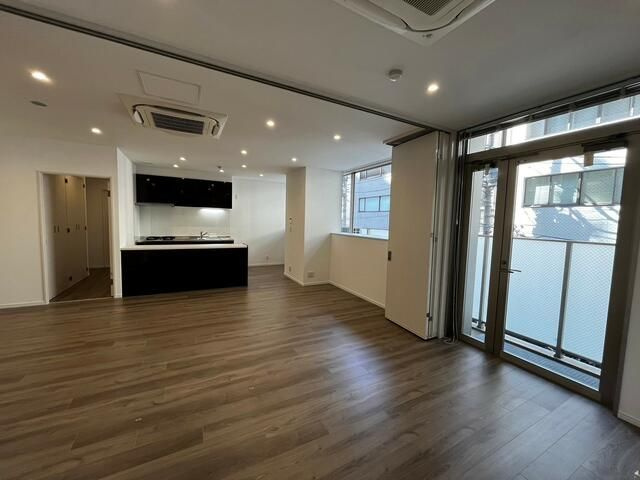 Ｑｕ４ｔｔｒｏ　Ａｒｃａ　九段（クアトロアルカ九段）の居間・リビング