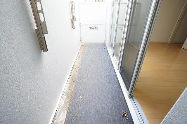 ｱｰﾊﾞﾝﾌﾗｯﾂ目黒本町のバルコニー