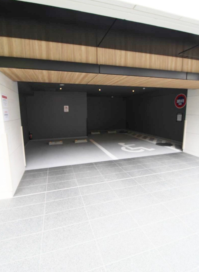 ルフォンプログレ元浅草マークスの駐車場