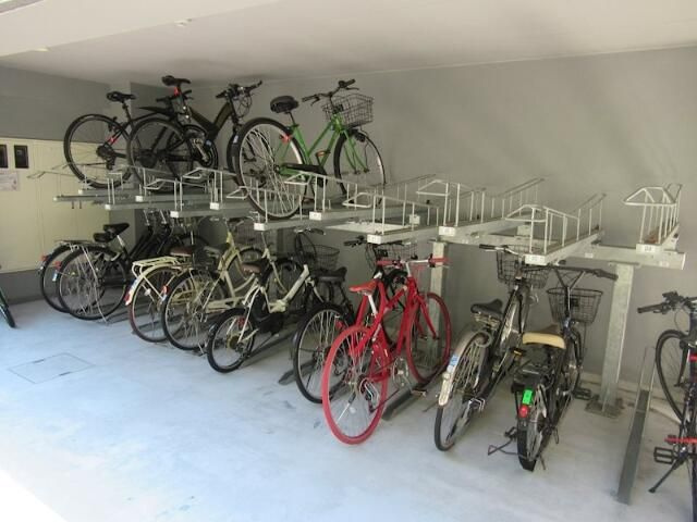 ＡＲＣＯＢＡＬＥＮＯ　ＭＵＳＡＳＨＩＫＯＹＡＭＡの駐車場