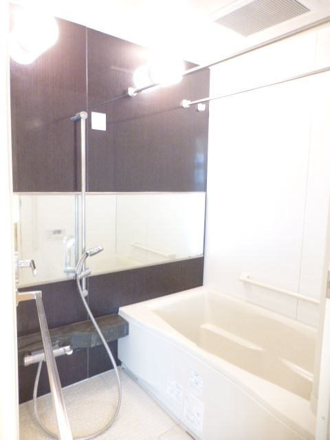 Ｗｈｉｔｅ　Ｔｏｗｅｒ　Ｈａｍａｍａｔｓｕｃｈｏの浴室