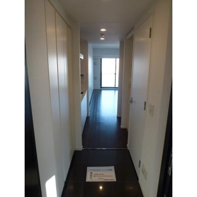 パークキューブ目黒タワーの玄関