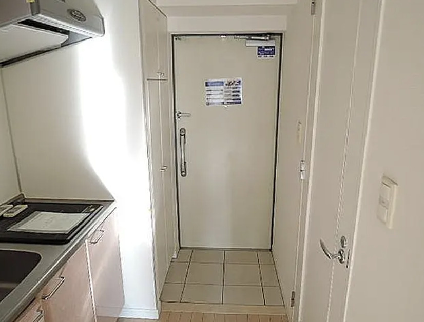 レジディア秋葉原の玄関