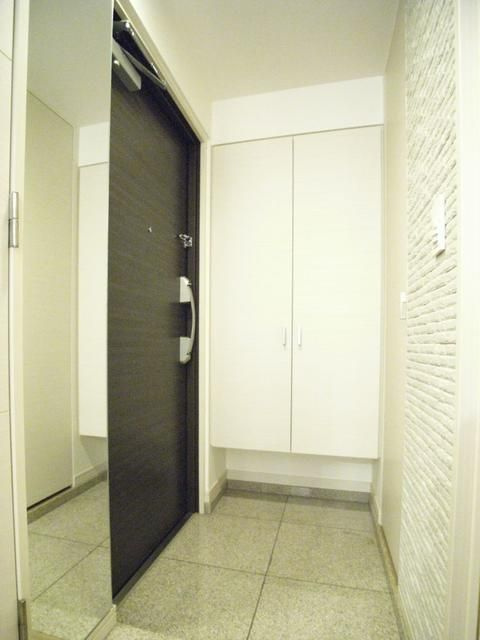 メインステージ九段下の玄関