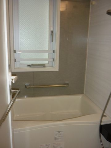 レジディア笹塚Ⅱの浴室