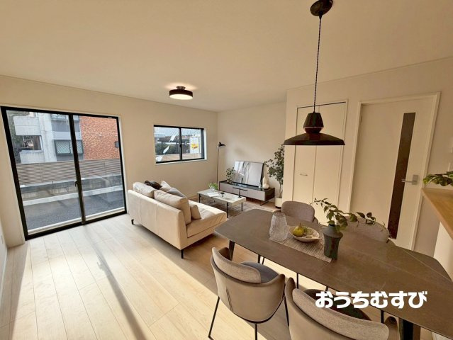 春日井市妙慶町2丁目(全2棟)の居間・リビング