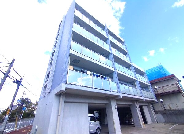 ノイエスレーベン本郷の外観