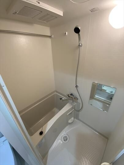 ＭＡＸＩＶ西川口ＡＺ　ＴＲＥの浴室