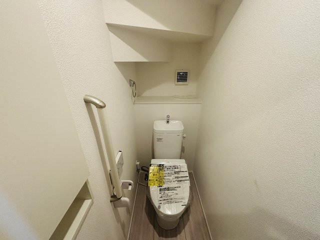 GRAFARE高浜市神明町2期｜名古屋市の戸建ならホームアップのトイレ|2か所にトイレを完備。混み合う朝や来客時も安心の設計！