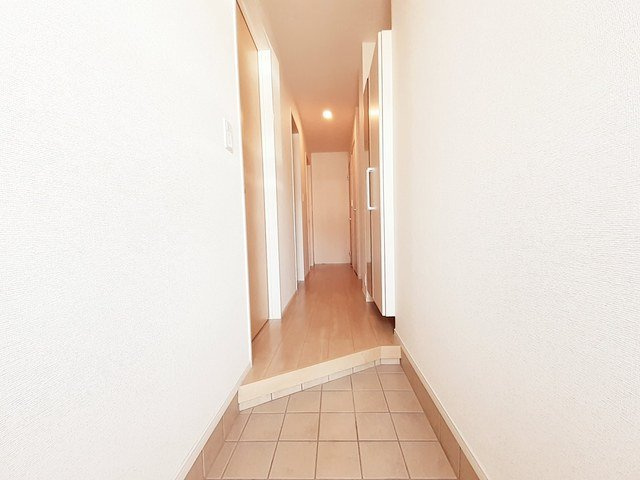 ブルームスヒルズＡの玄関