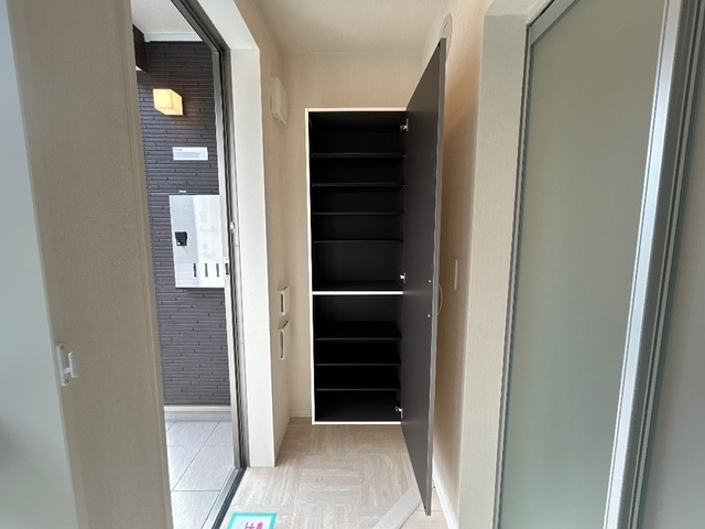 オアシス久米の玄関