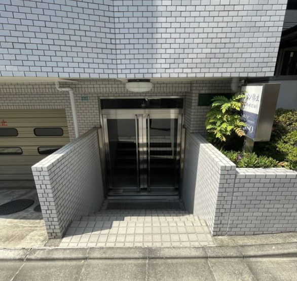 【エントランス】