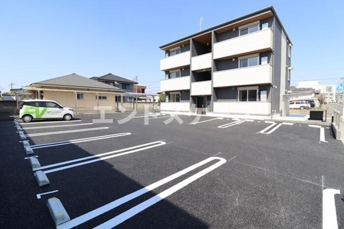 ＥＩＪＵ ＨＯＵＳＥ Ⅱの駐車場|高崎、前橋のお部屋探しはエンドスケープまで！お客様の理想お聞かせ下さい♪