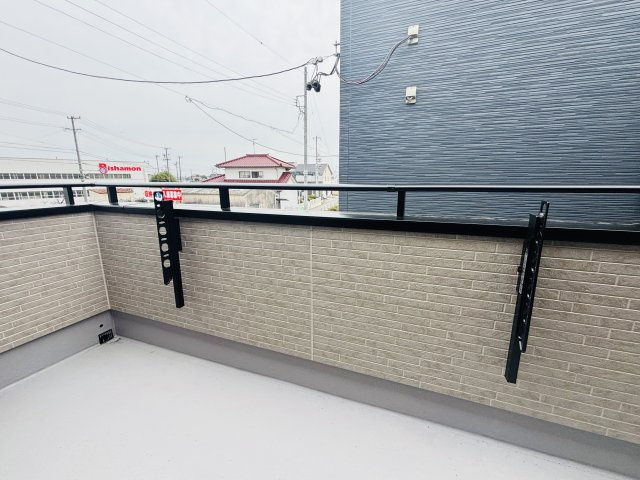 GRAFARE高浜市神明町2期｜名古屋市の戸建ならホームアップのバルコニー|南向きの広いバルコニーなら、家族みんなの洗濯物も一気に乾いて家事時短に