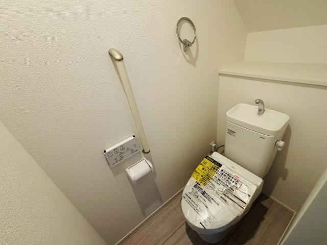 GRAFARE高浜市神明町2期｜名古屋市の戸建ならホームアップのトイレ|2か所にトイレを完備。混み合う朝や来客時も安心の設計！