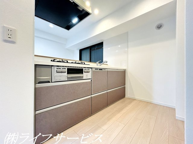 【キッチン】 | ライオンズマンション新大阪第３ | システムキッチン／食洗機、浄水器付のカウンターキッチンはPanasonic製！