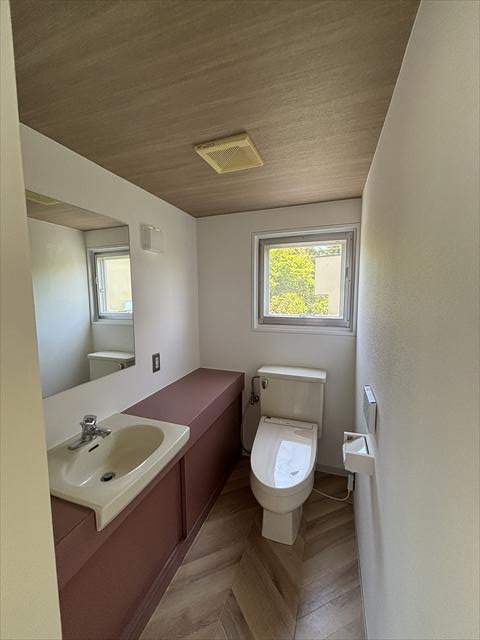 商談中　大室高原中古建て住宅のトイレ|2階トイレ
