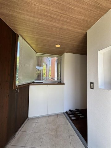 商談中　大室高原中古建て住宅の玄関|玄関