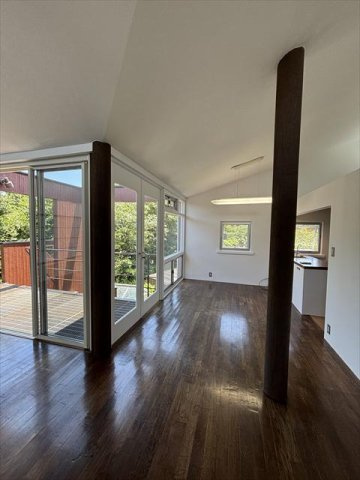 商談中　大室高原中古建て住宅の居間・リビング|ダイニング