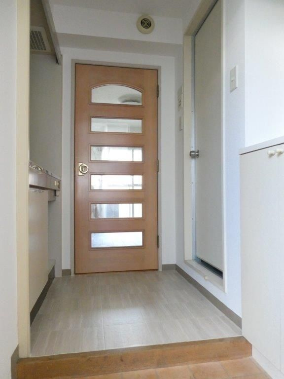 スペランザ・クニタチの玄関