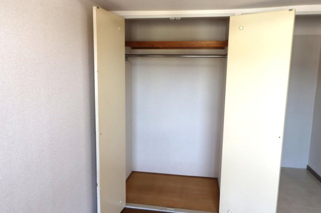 川崎市多摩区西生田４丁目の賃貸マンションの収納