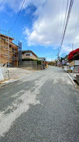 北六甲台4丁目の前面道路含む現地写真