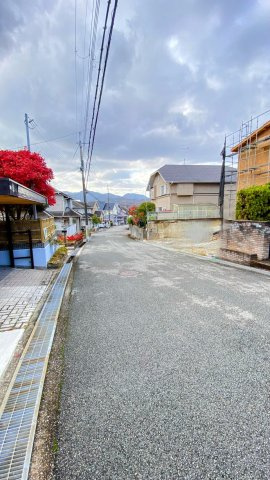 北六甲台4丁目の前面道路含む現地写真