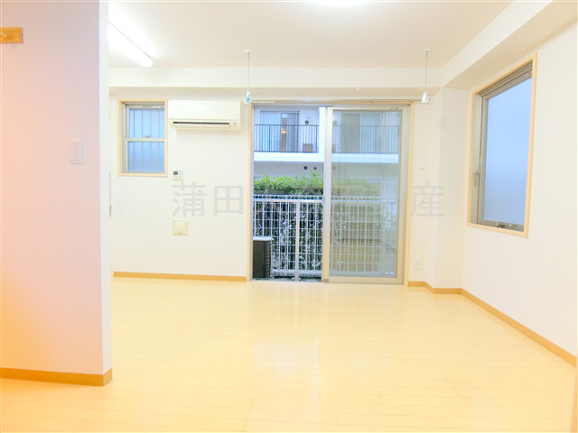 第一デュオレスズエの居間・リビング