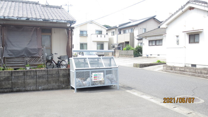 【駐車場】