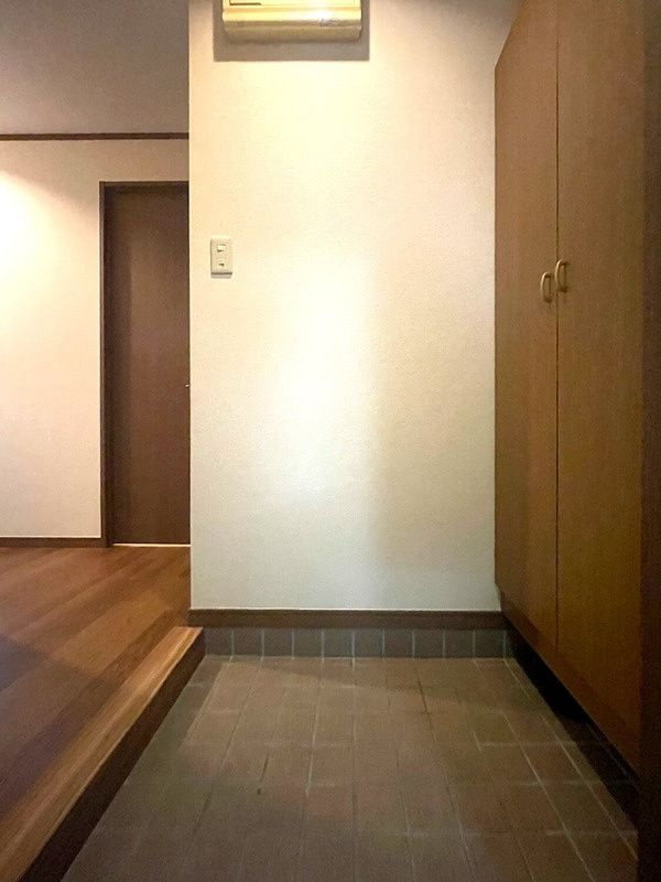 キミシゲビルの玄関