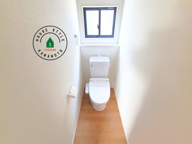 菊池郡大津町大字下町第4-2棟(6号棟)の内観：施工例|温水洗浄便座を完備しております。2ヶ所にトイレがあるのは朝の慌ただしい時間も安心です。