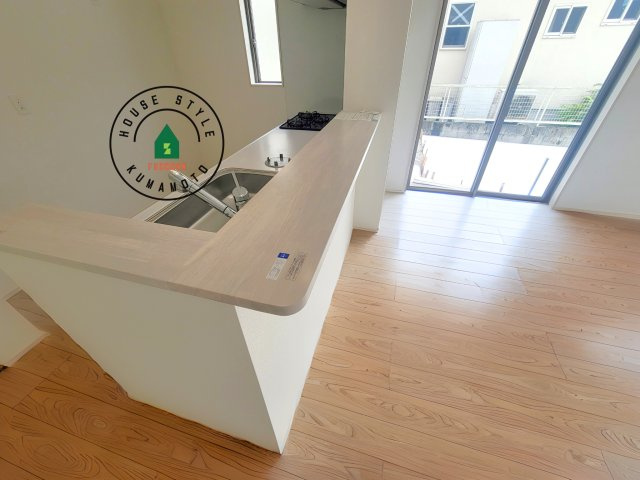 菊池郡大津町大字下町第4-2棟(6号棟)の内観：施工例|キッチンから立ち込める香りが今日の料理を期待させます。